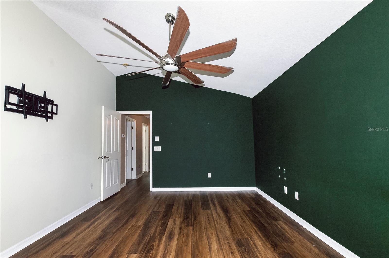 Image 17 of 19 For 10605 Kidbrooke Court