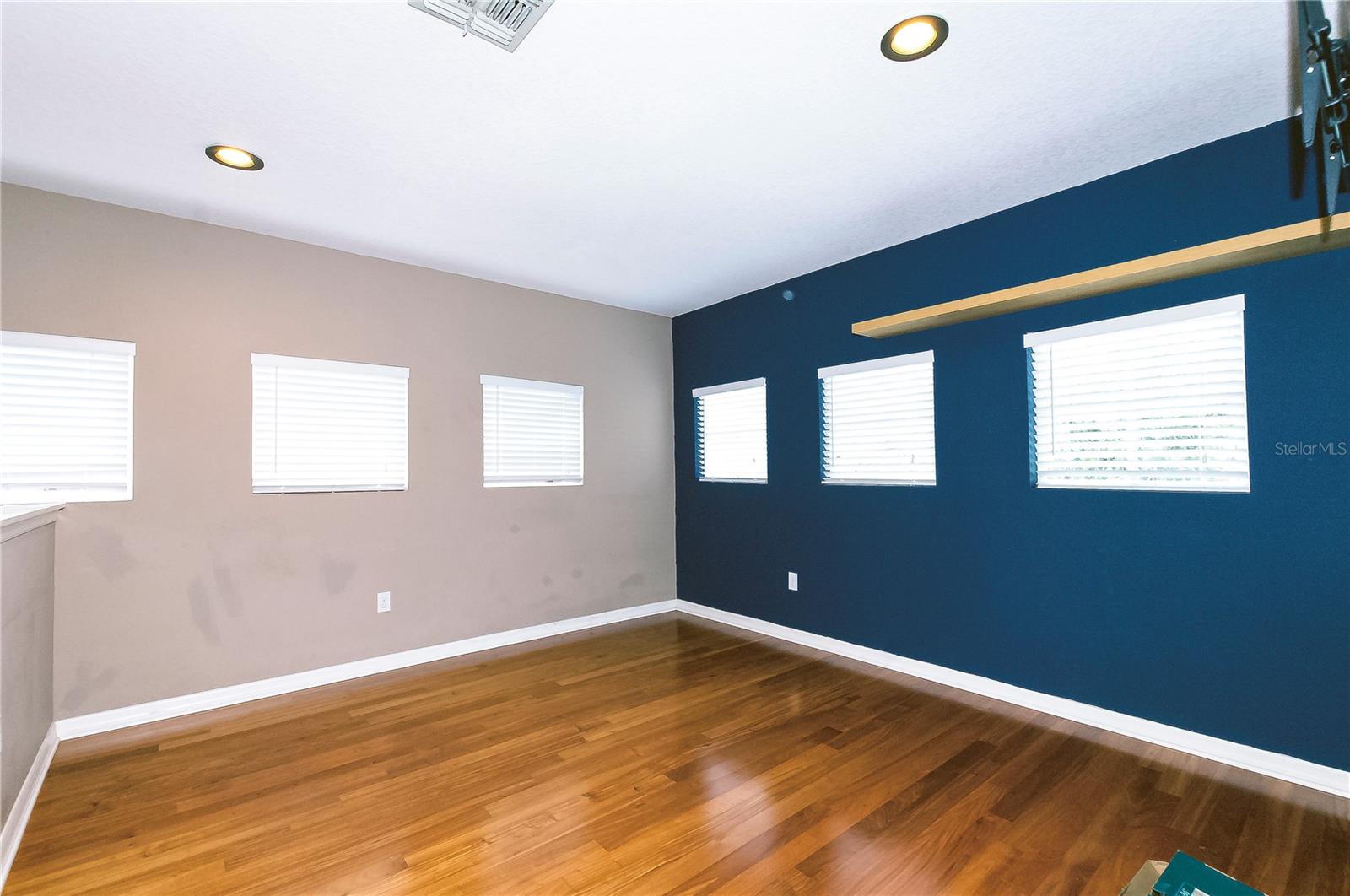 Image 8 of 19 For 10605 Kidbrooke Court