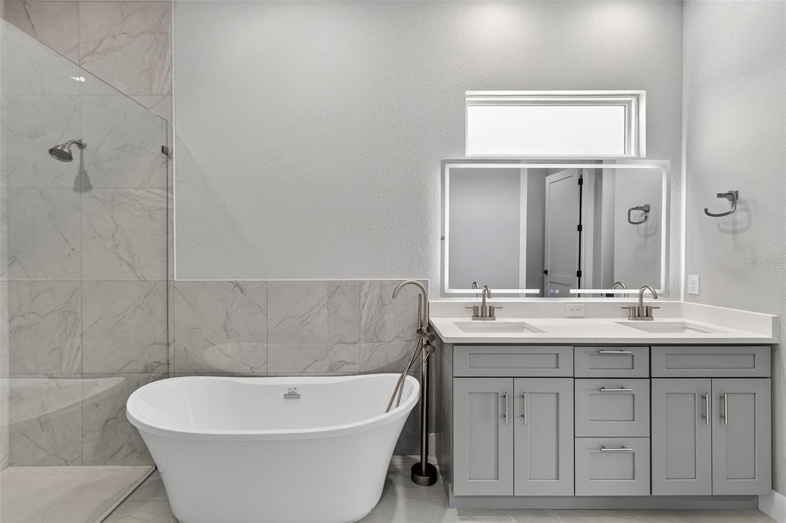 Image 31 of 65 For 15109 Aquarius Circle