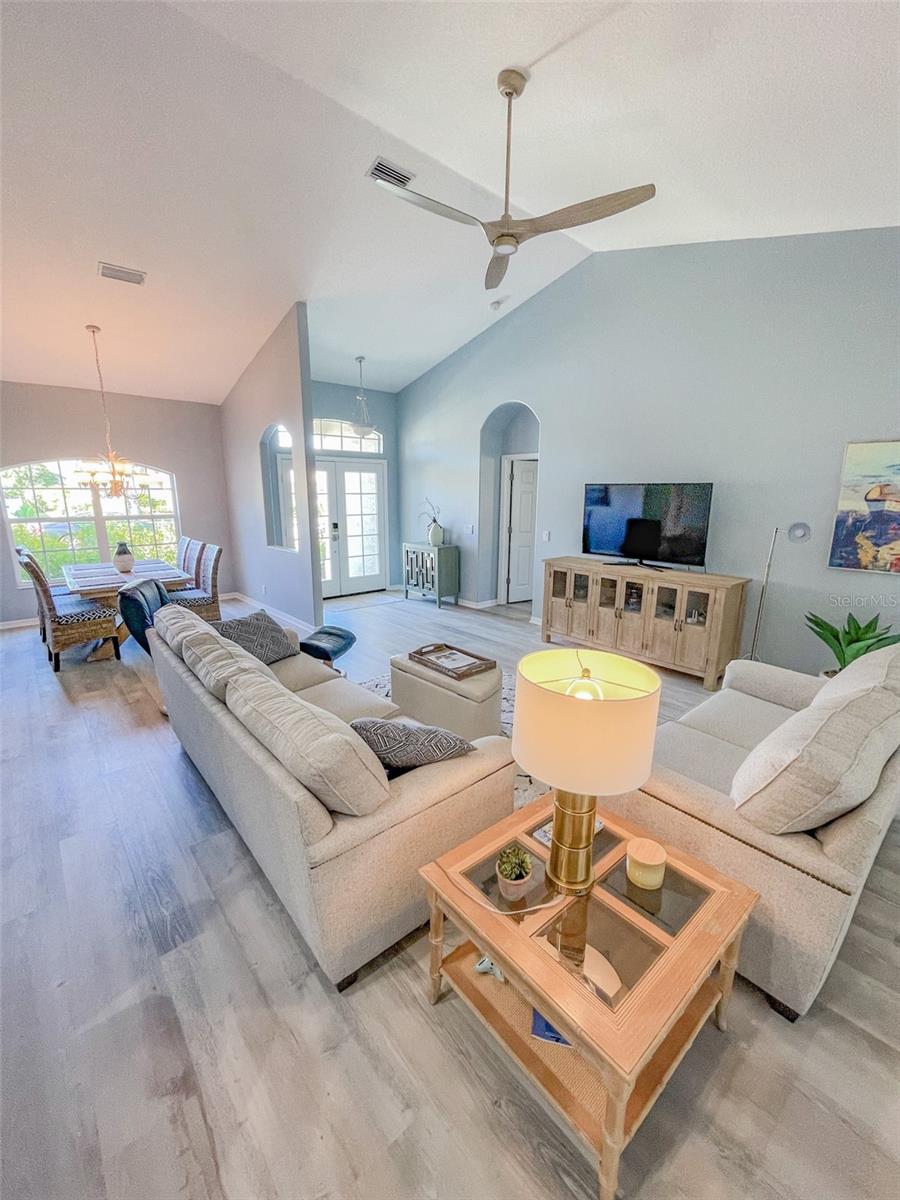 Image 4 of 13 For 2137 Date Palm Way