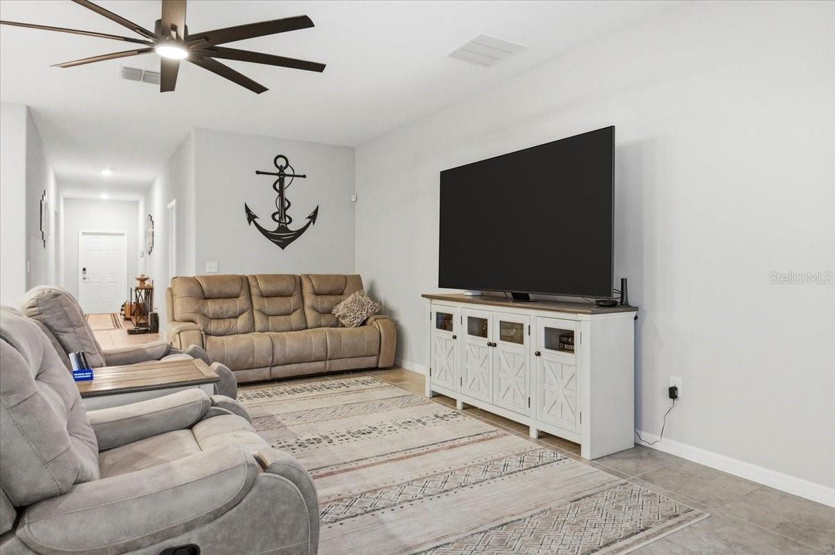 Image 5 of 42 For 936 Zone Tailed Hawk Place