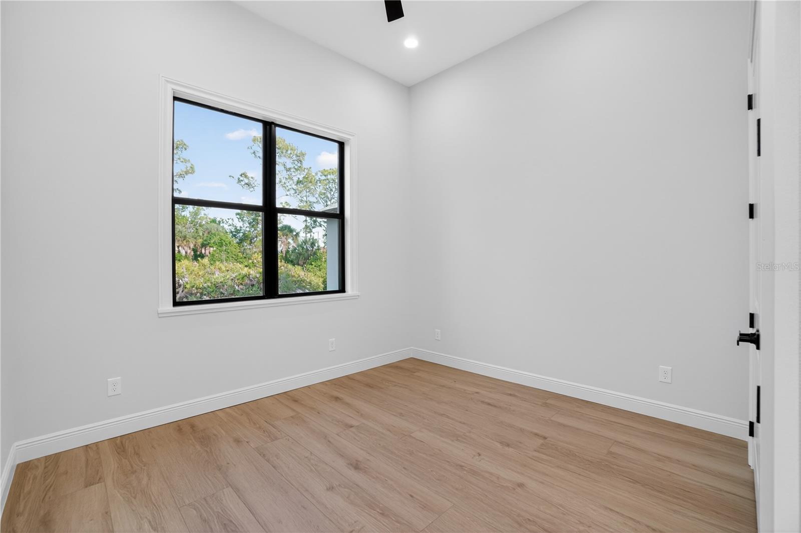 Image 50 of 85 For 12252 Dietrich Avenue