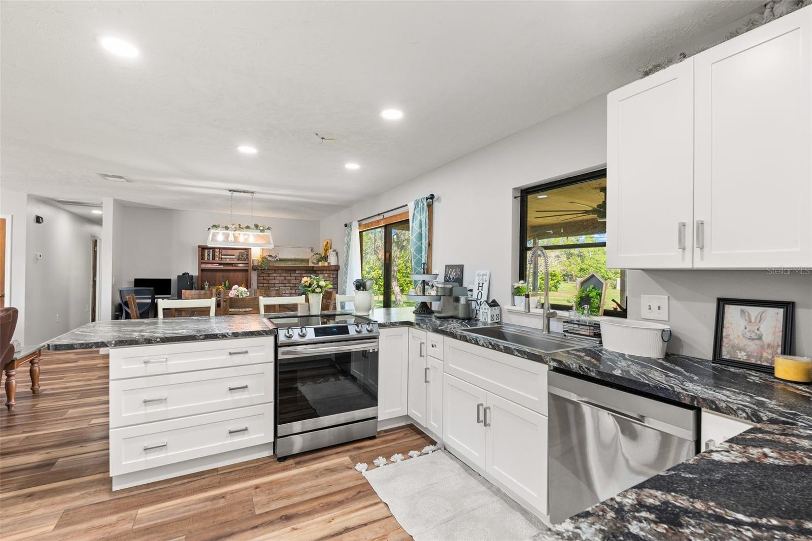 Image 19 of 67 For 7605 Richardson Road