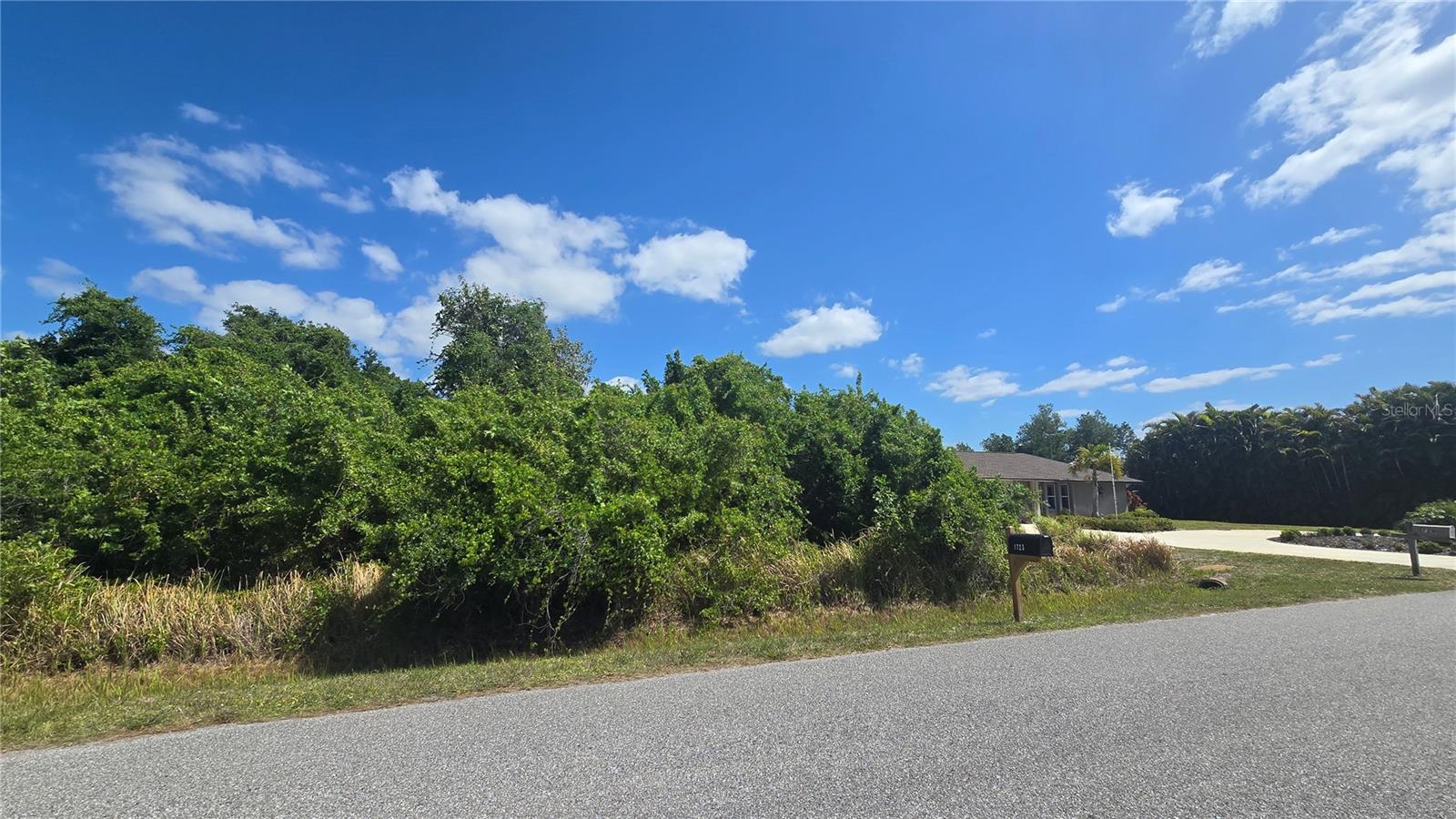 Image 8 of 8 For  Gale Street 