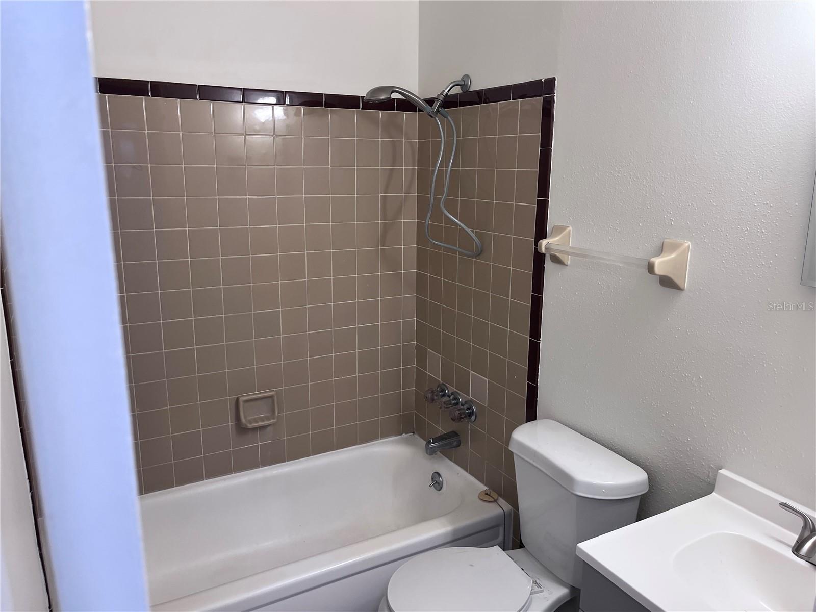 Image 10 of 11 For 1120 36th Street W