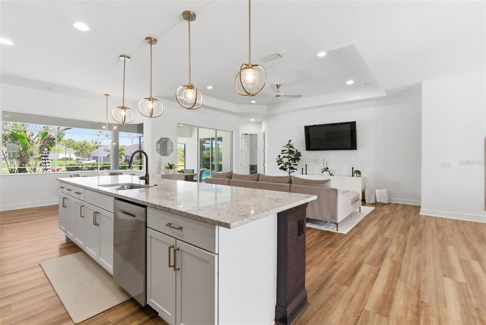 Image 10 of 66 For 16023 39th Glen E