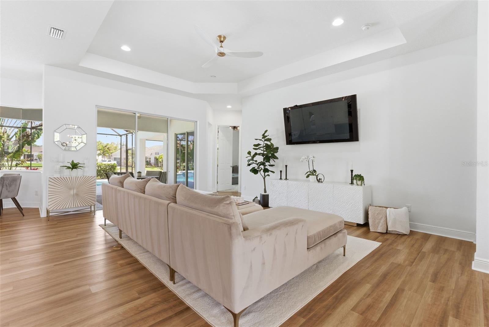 Image 15 of 66 For 16023 39th Glen E