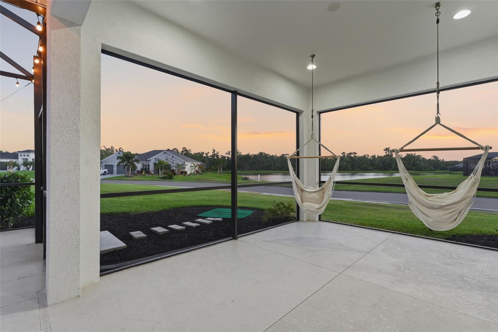 Image 21 of 66 For 16023 39th Glen E