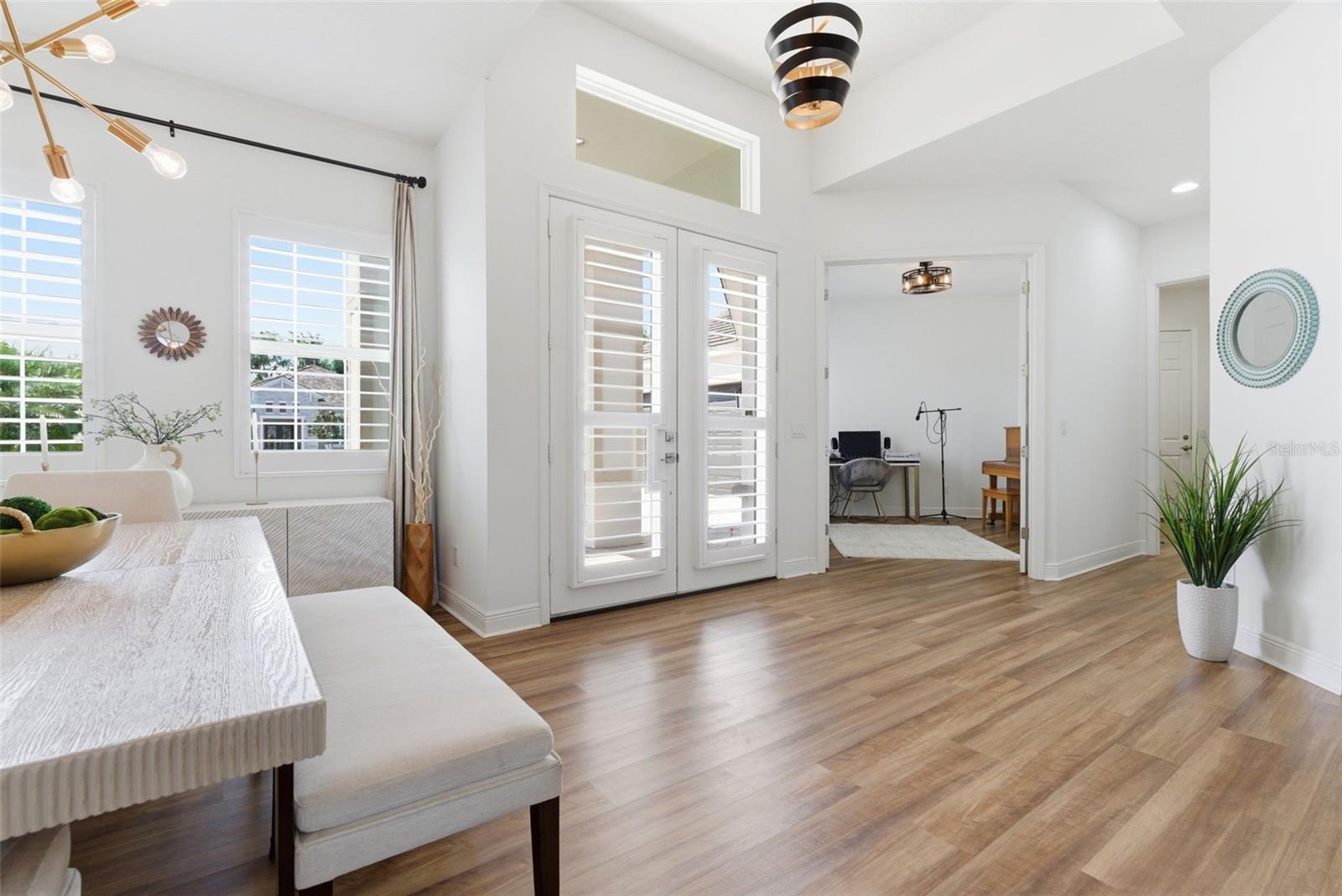 Image 4 of 66 For 16023 39th Glen E