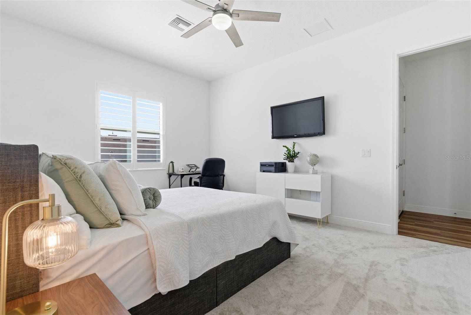 Image 46 of 66 For 16023 39th Glen E