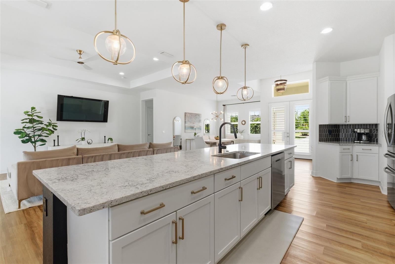 Image 9 of 66 For 16023 39th Glen E