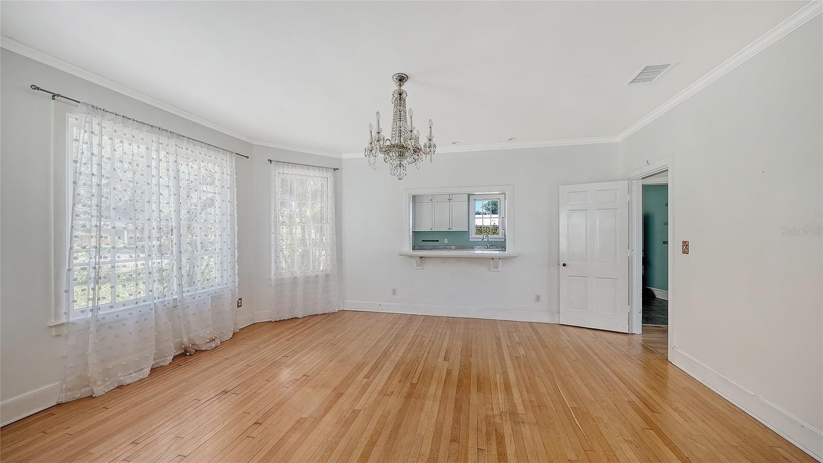 Image 11 of 53 For 1705 4th Street W