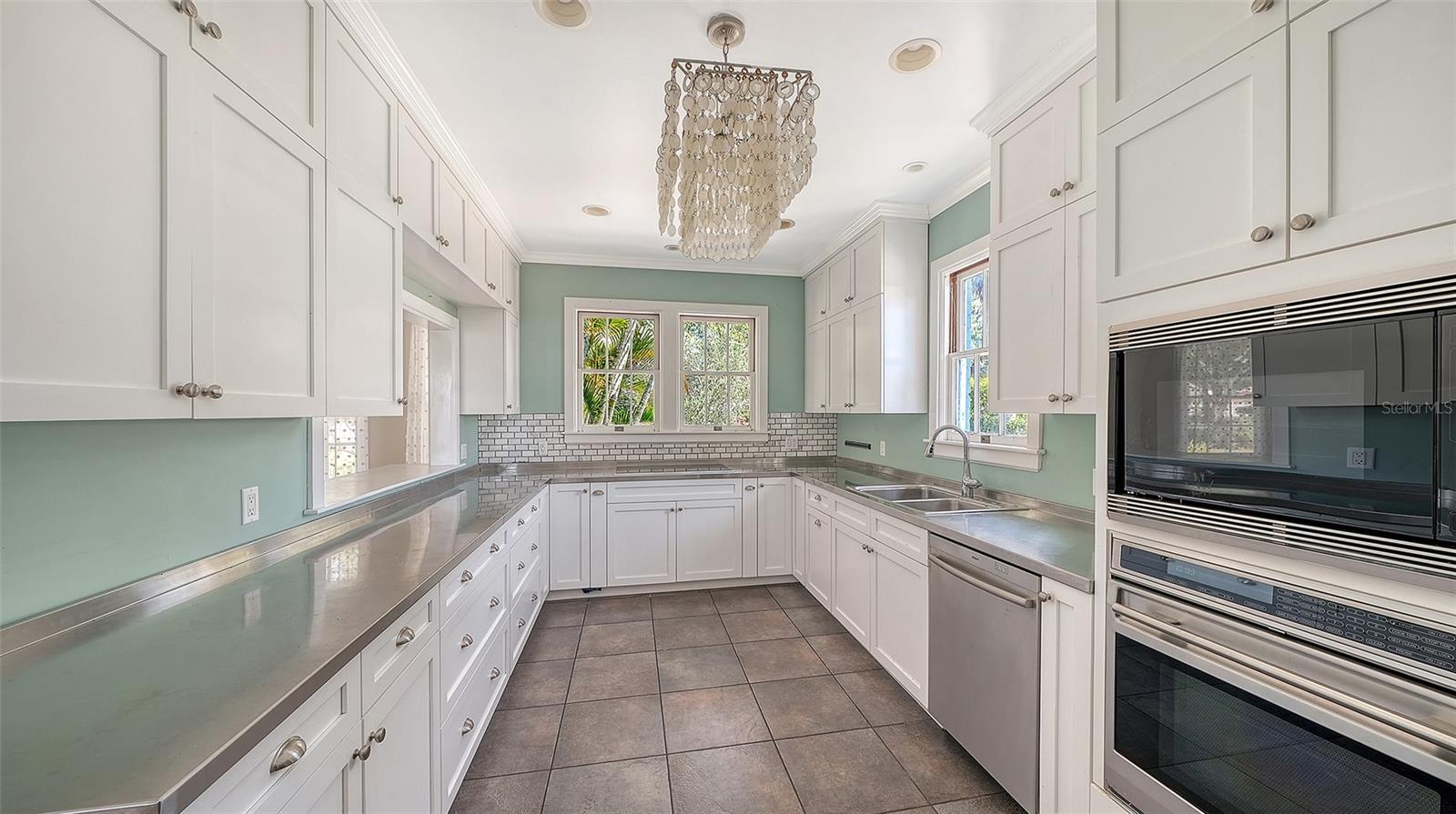 Image 13 of 53 For 1705 4th Street W