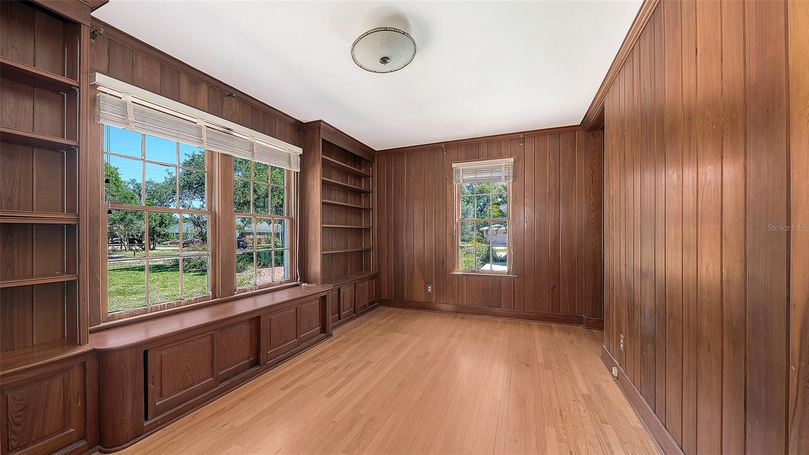 Image 21 of 53 For 1705 4th Street W