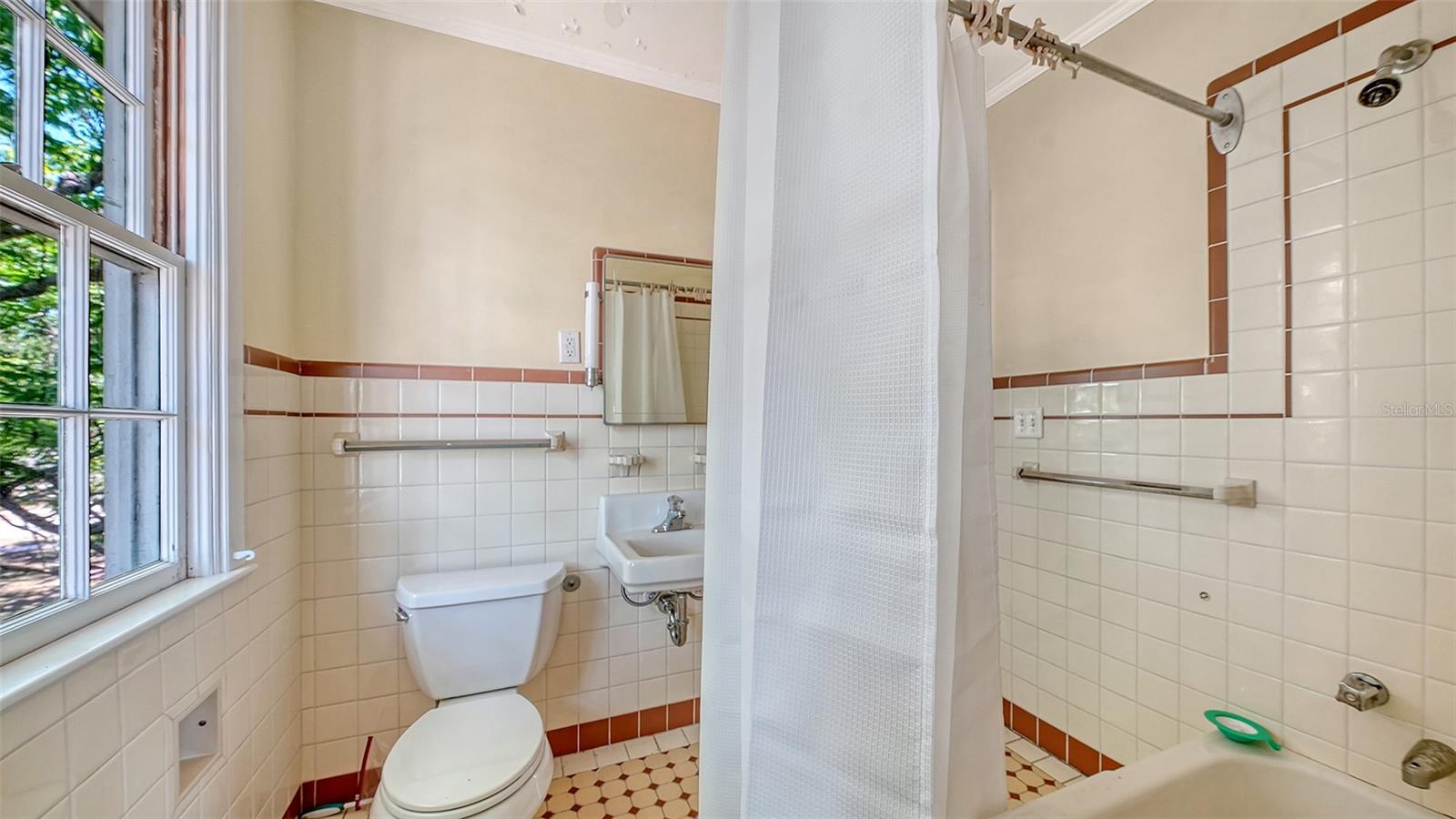 Image 30 of 53 For 1705 4th Street W