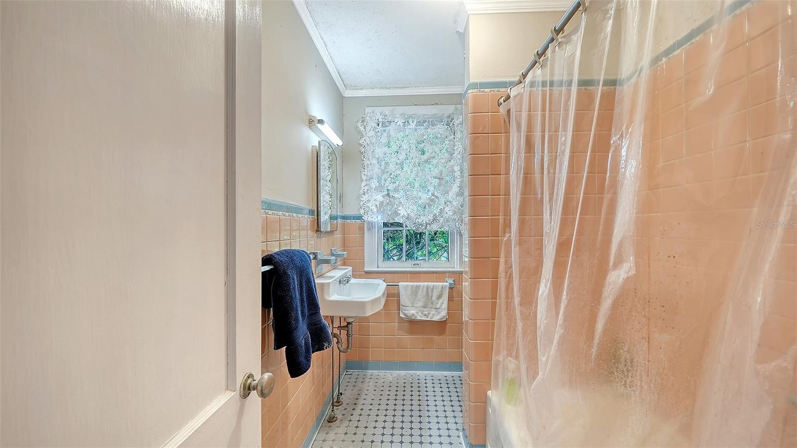 Image 43 of 53 For 1705 4th Street W