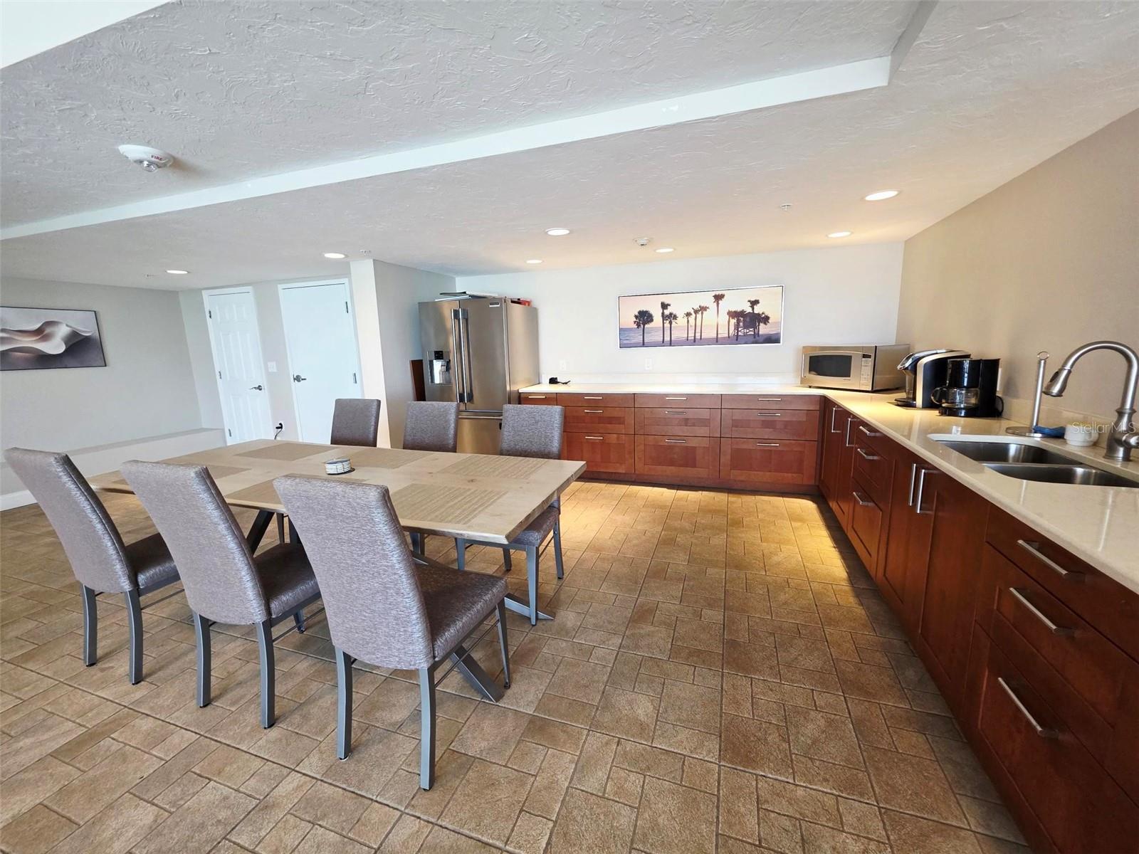 Image 14 of 46 For 101 Gulfstream Avenue # 4a