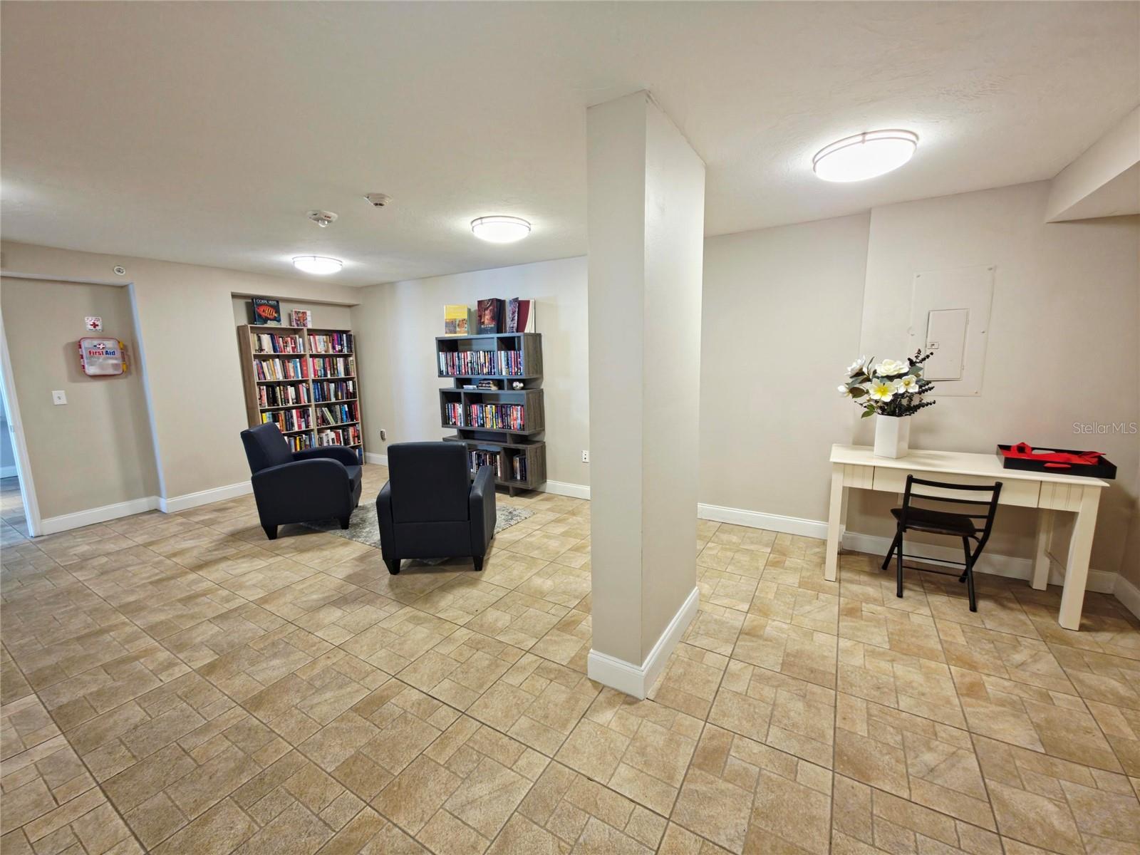 Image 15 of 46 For 101 Gulfstream Avenue # 4a