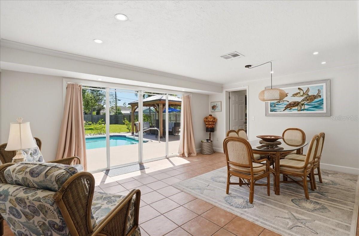 Image 17 of 73 For 1129 Riviera Street