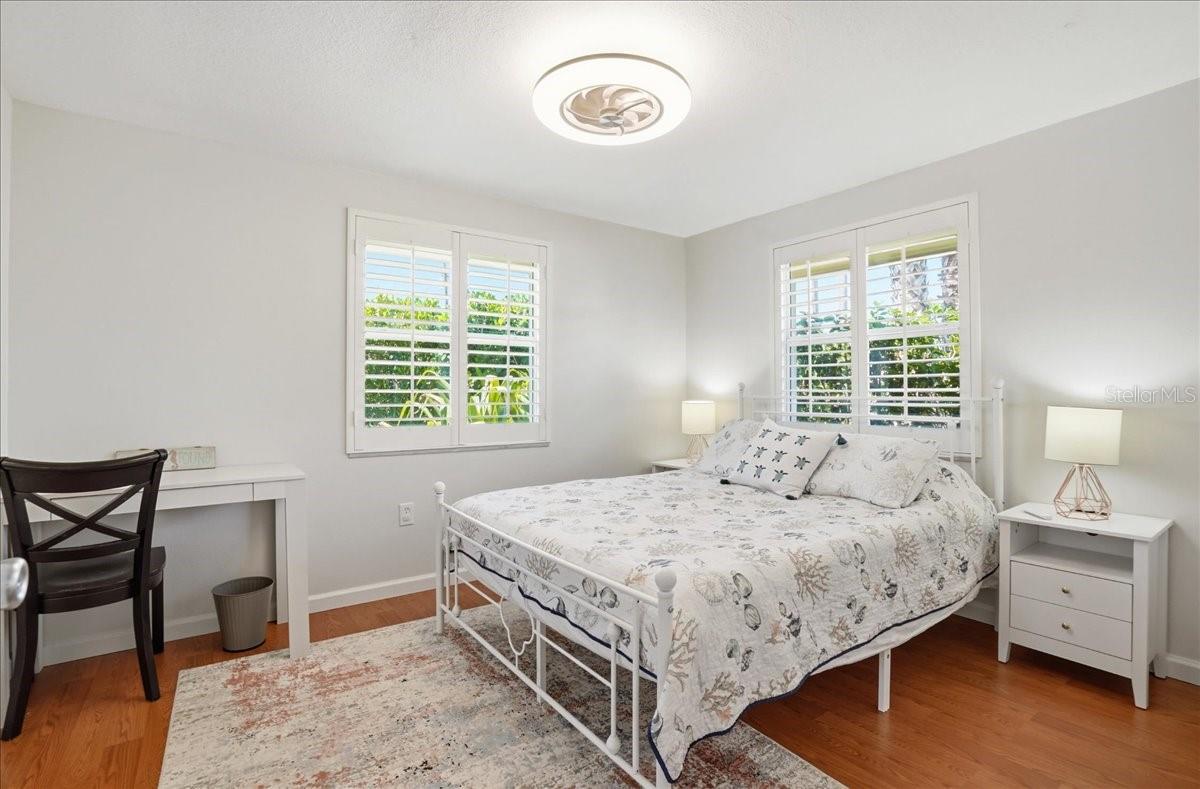 Image 23 of 73 For 1129 Riviera Street