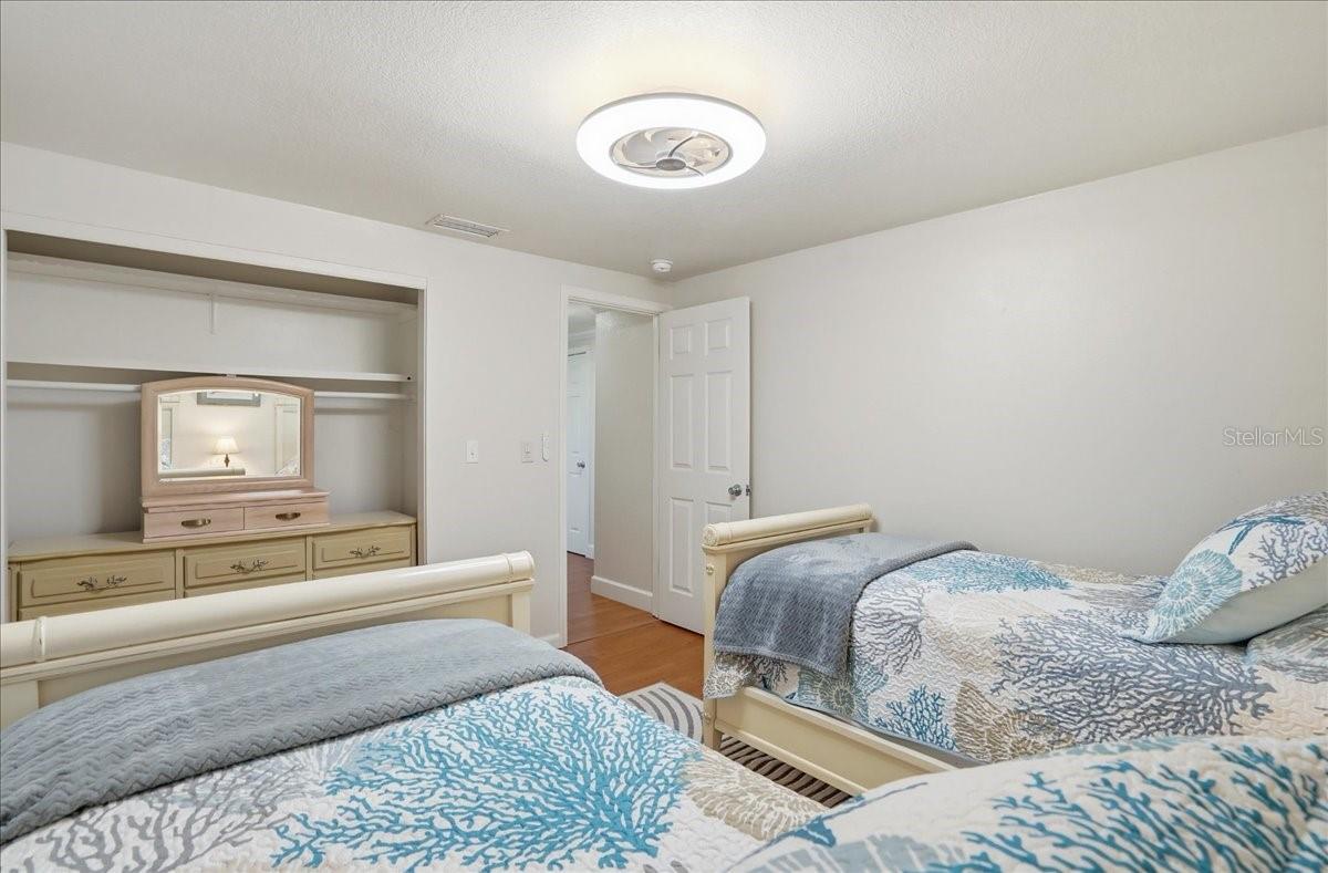 Image 26 of 73 For 1129 Riviera Street