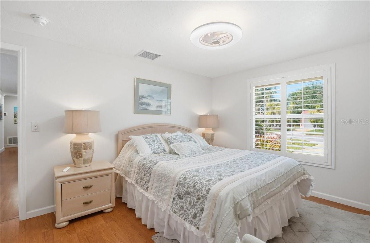 Image 34 of 73 For 1129 Riviera Street