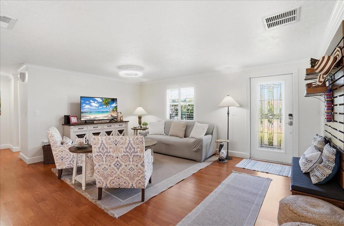 Image 6 of 73 For 1129 Riviera Street