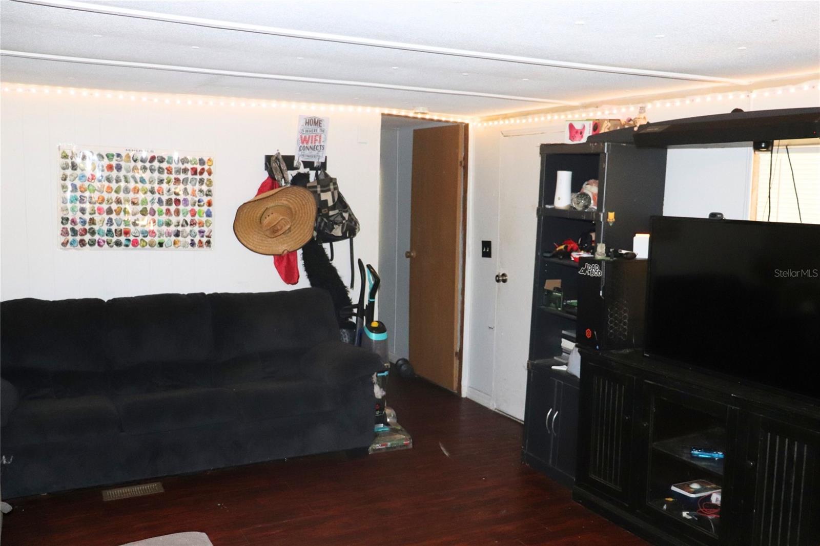 Image 10 of 23 For 2466 Cr 401a