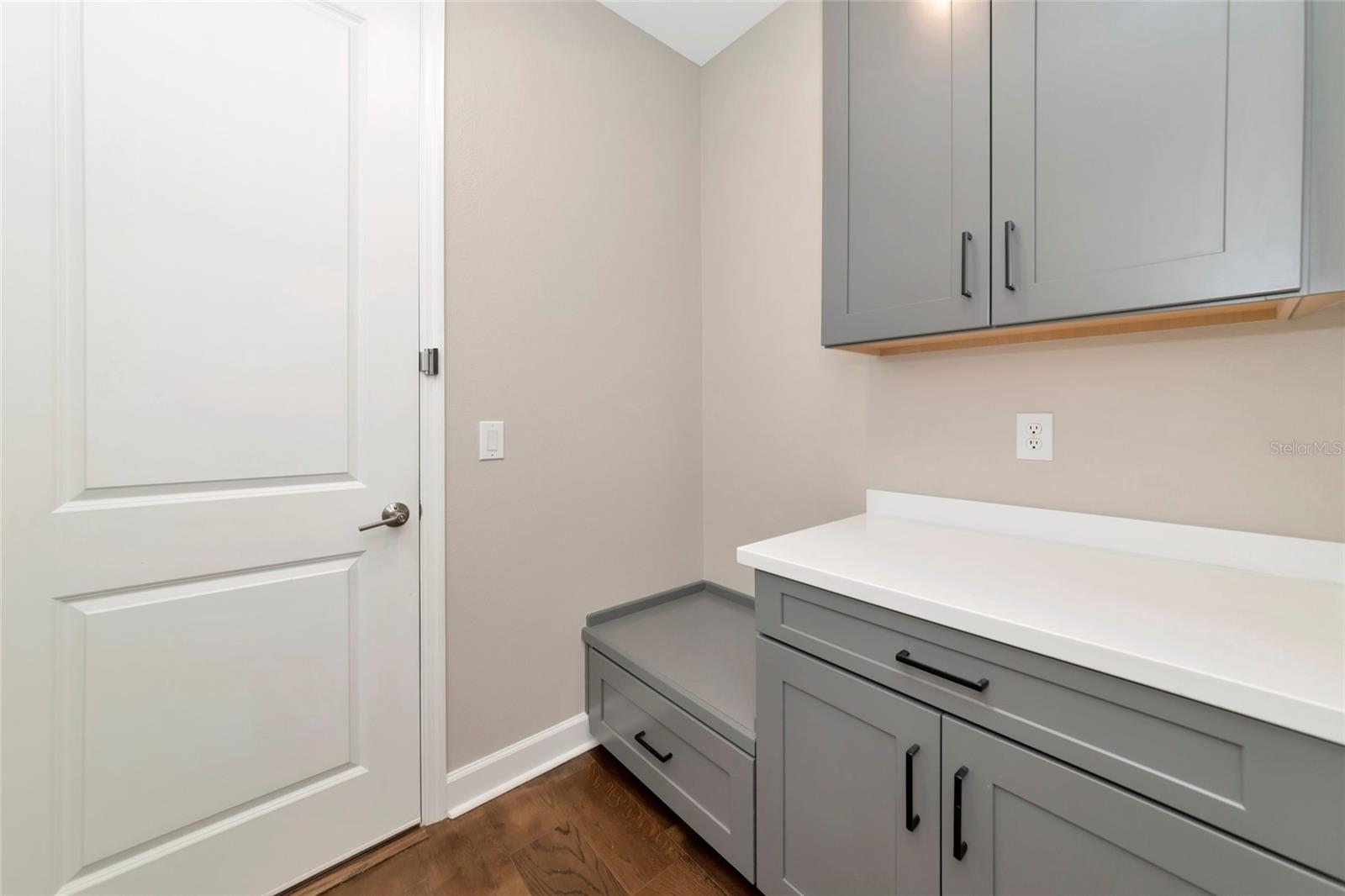 Image 10 of 93 For 10187 Milky Way Circle