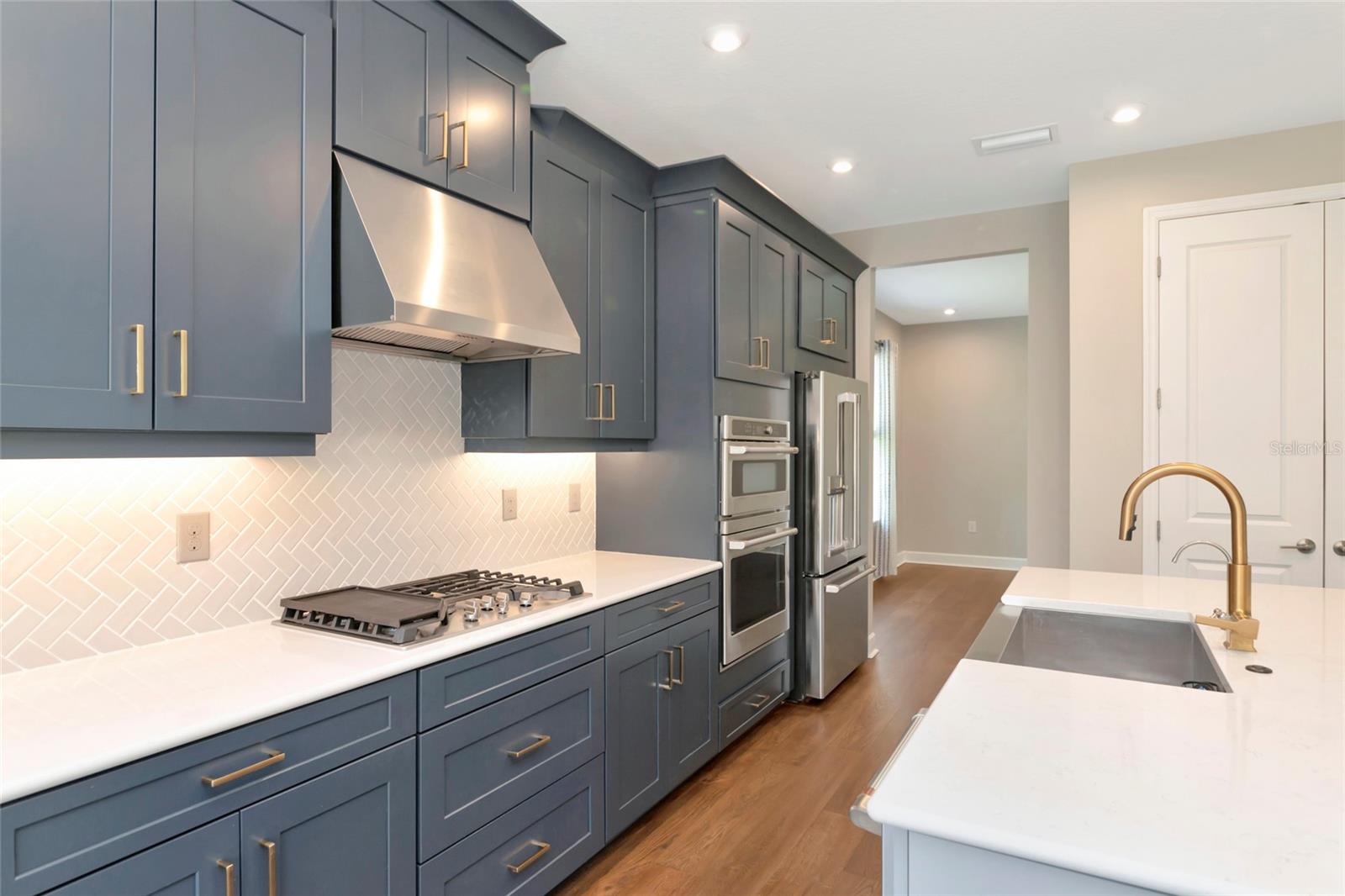 Image 14 of 93 For 10187 Milky Way Circle