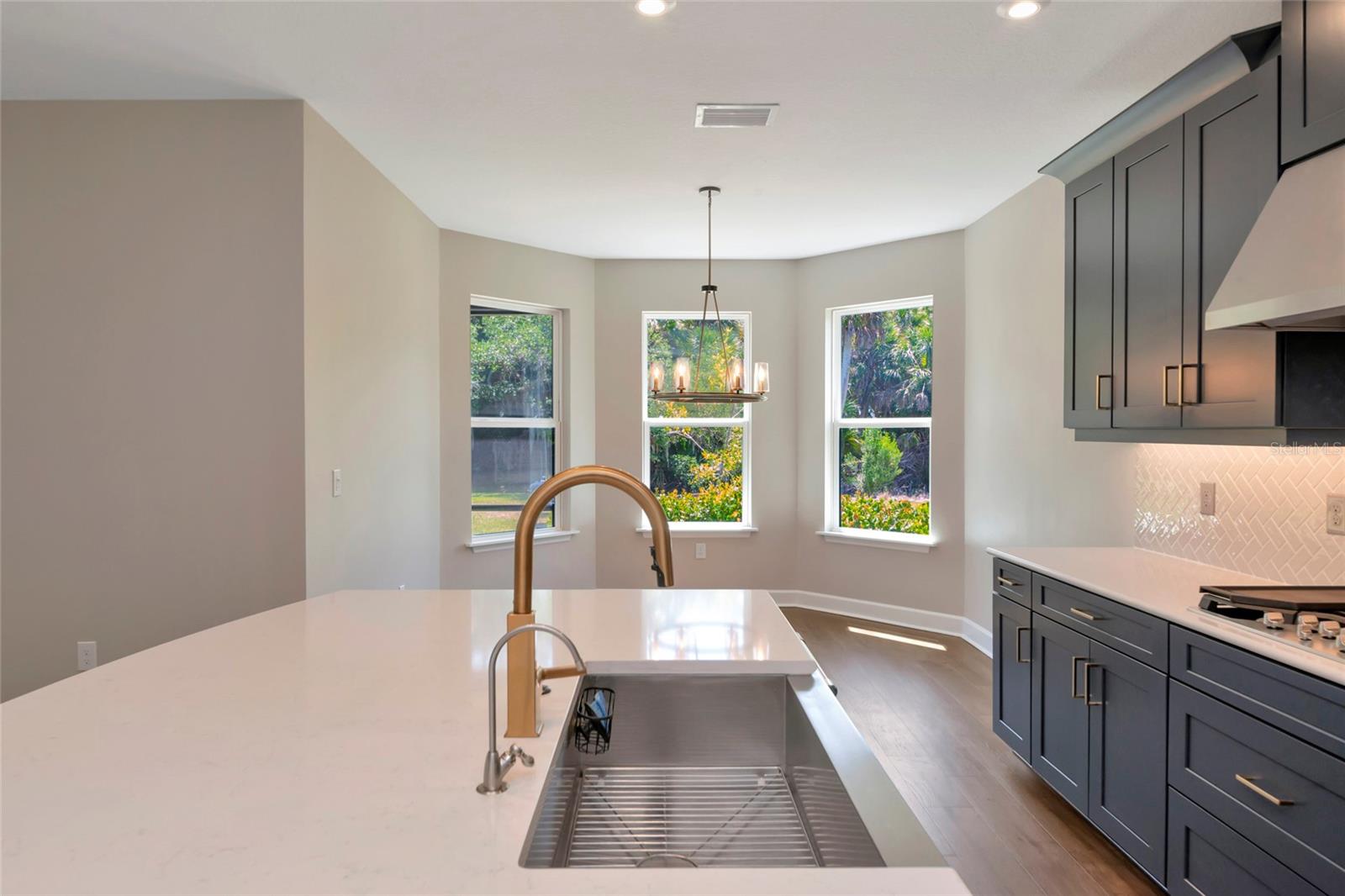 Image 17 of 93 For 10187 Milky Way Circle