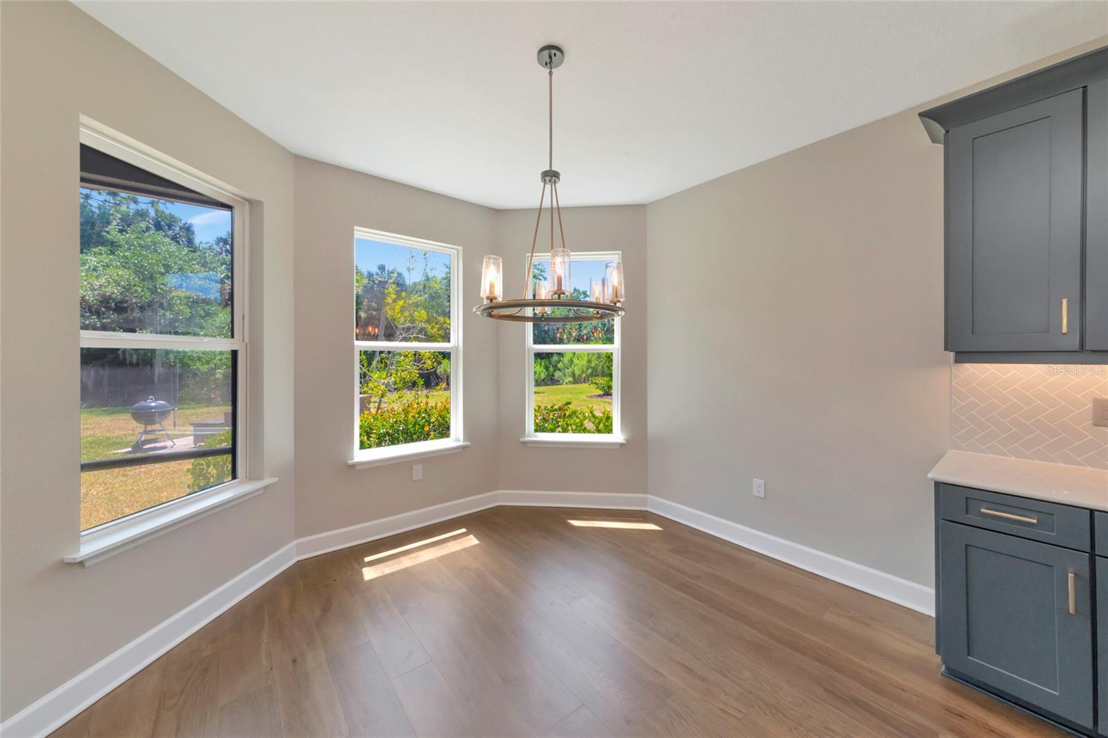 Image 18 of 93 For 10187 Milky Way Circle