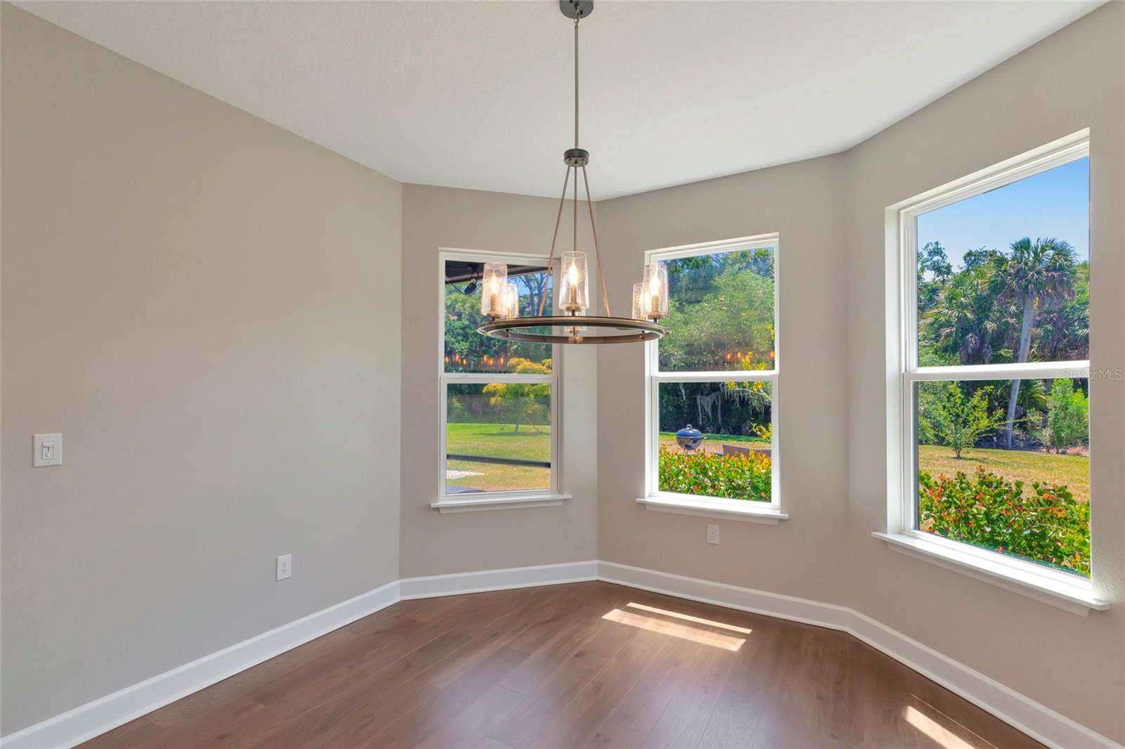 Image 19 of 93 For 10187 Milky Way Circle