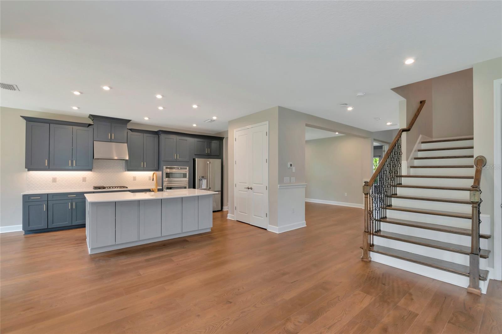 Image 24 of 93 For 10187 Milky Way Circle