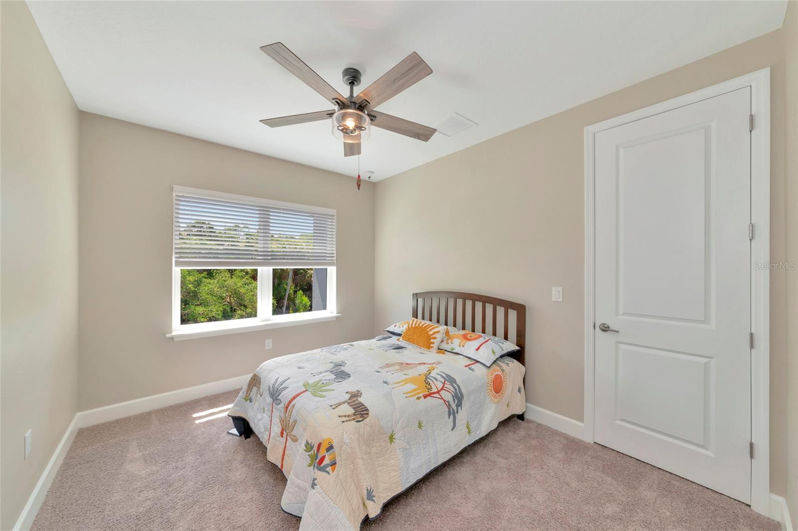 Image 38 of 93 For 10187 Milky Way Circle