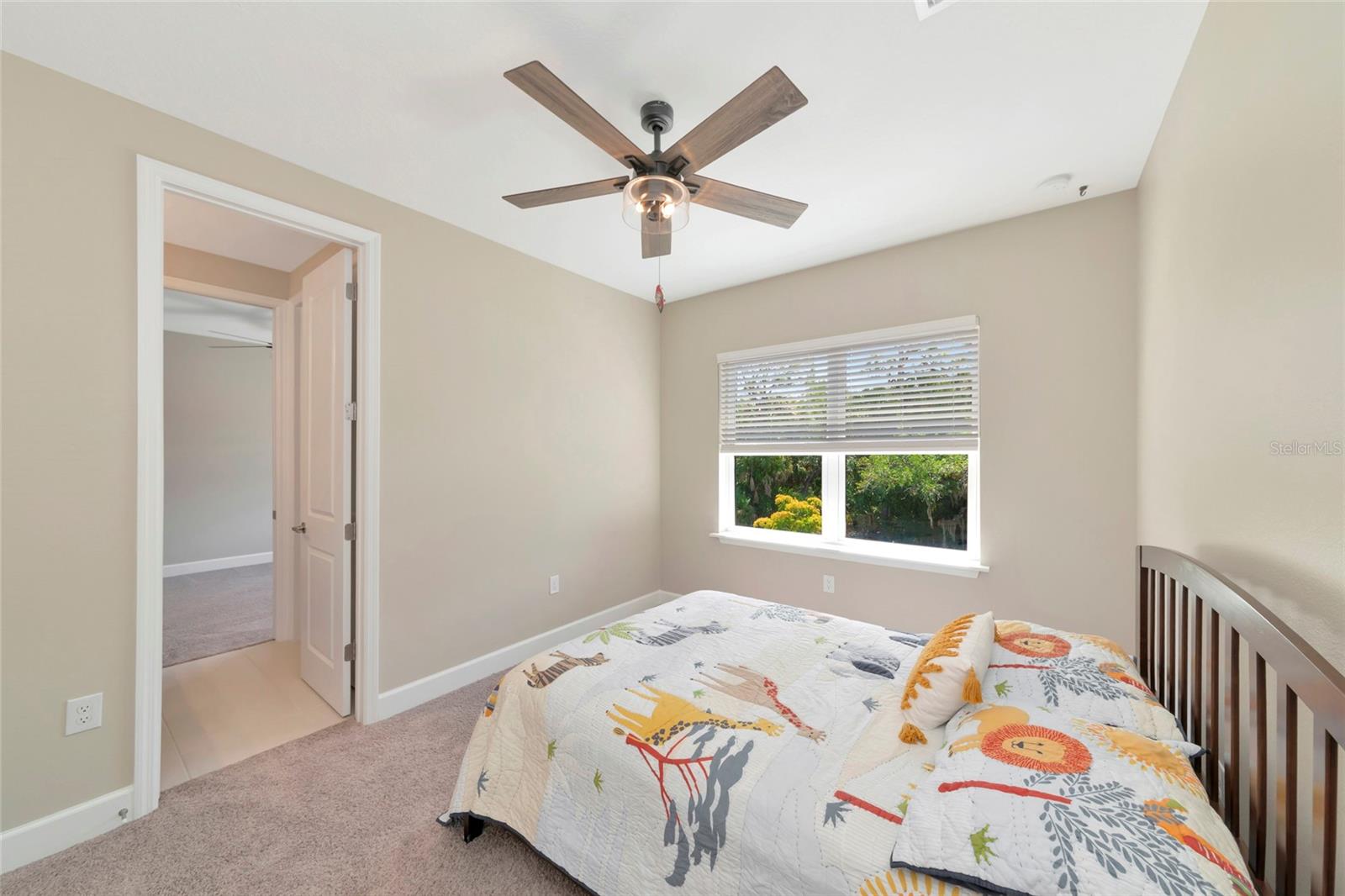 Image 39 of 93 For 10187 Milky Way Circle