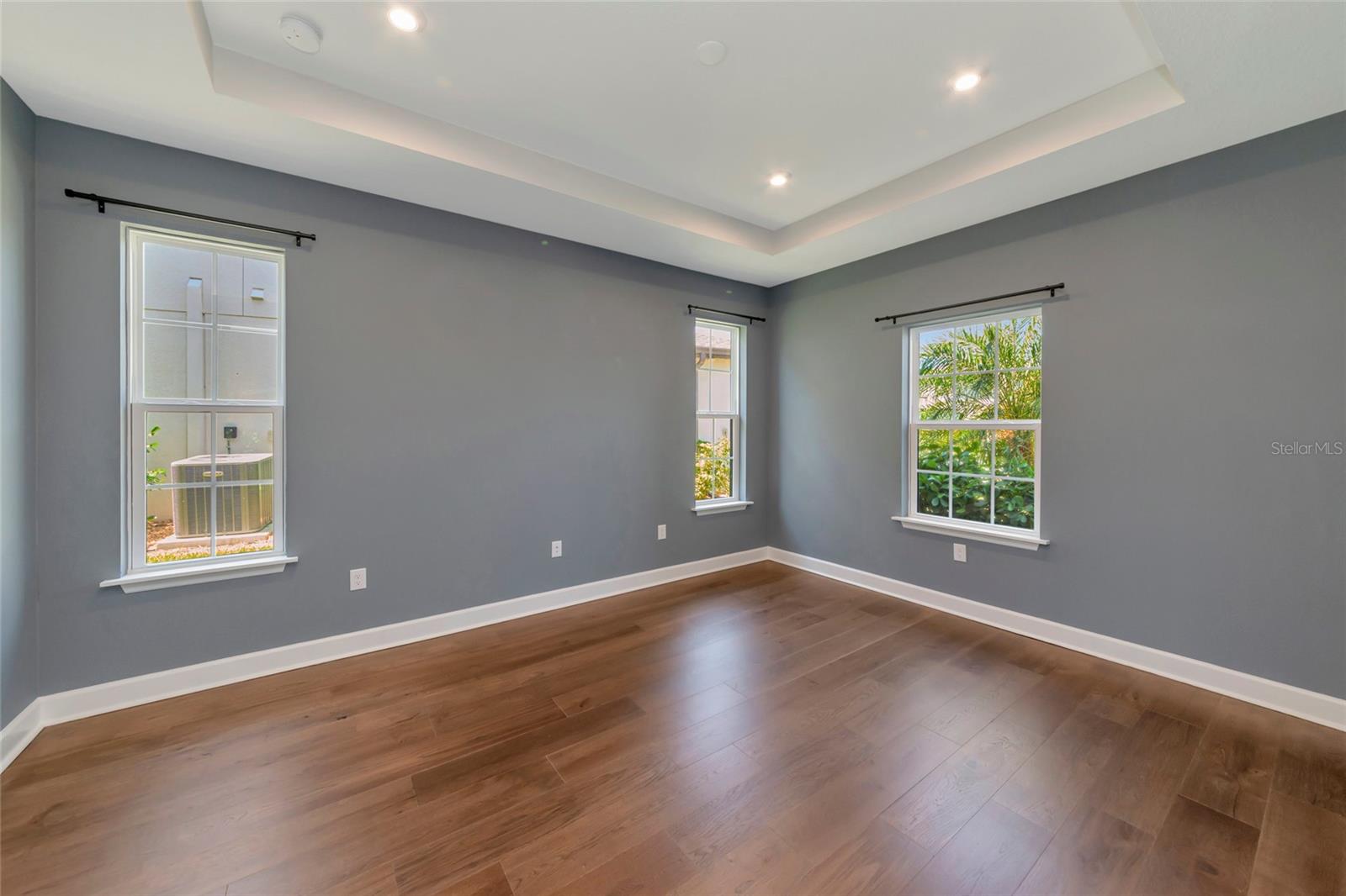 Image 4 of 93 For 10187 Milky Way Circle