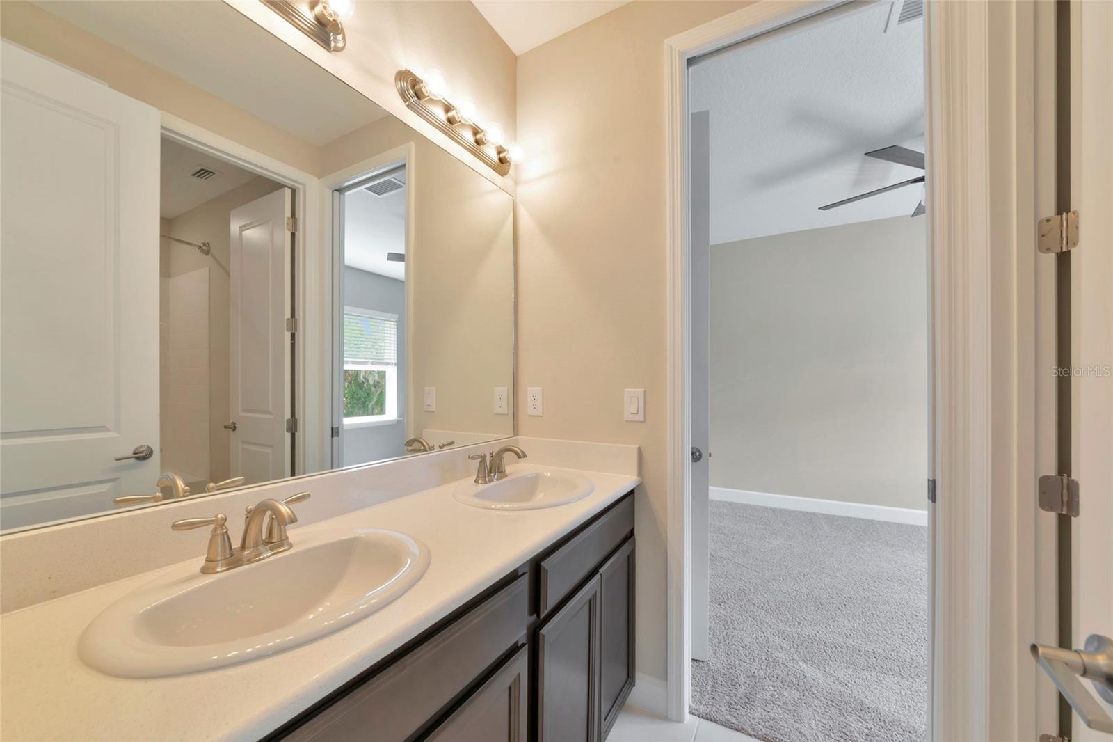 Image 41 of 93 For 10187 Milky Way Circle