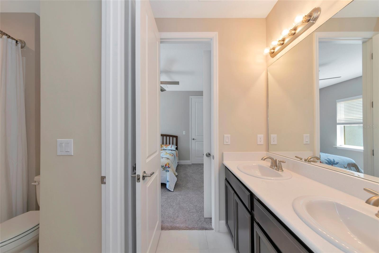 Image 42 of 93 For 10187 Milky Way Circle