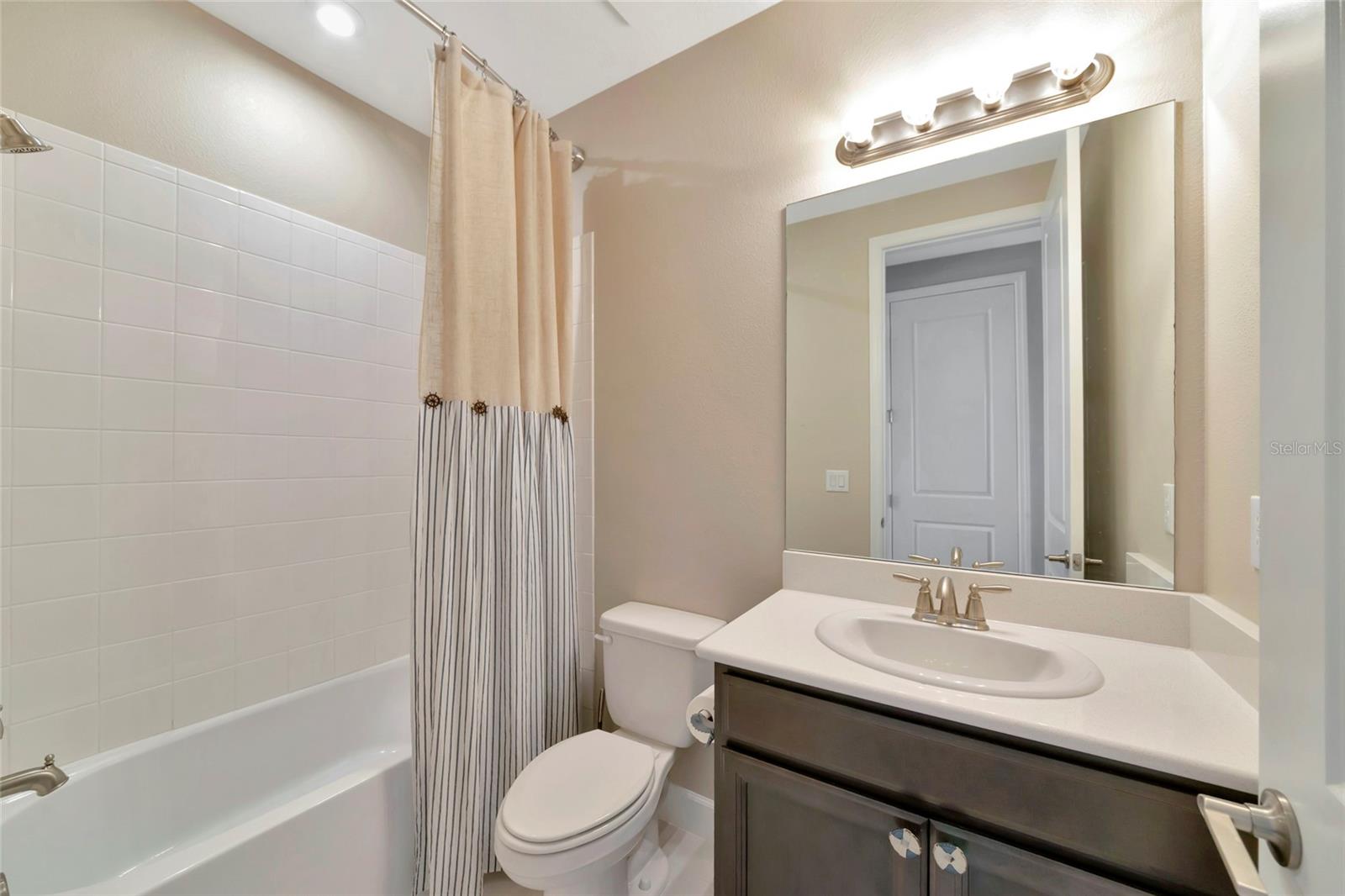 Image 47 of 93 For 10187 Milky Way Circle