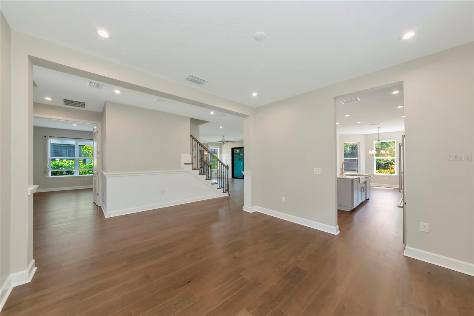 Image 8 of 93 For 10187 Milky Way Circle