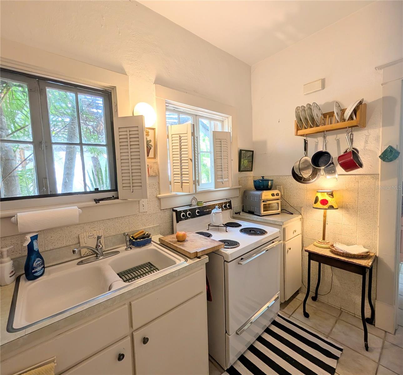 Image 13 of 19 For 1701 Siesta Drive