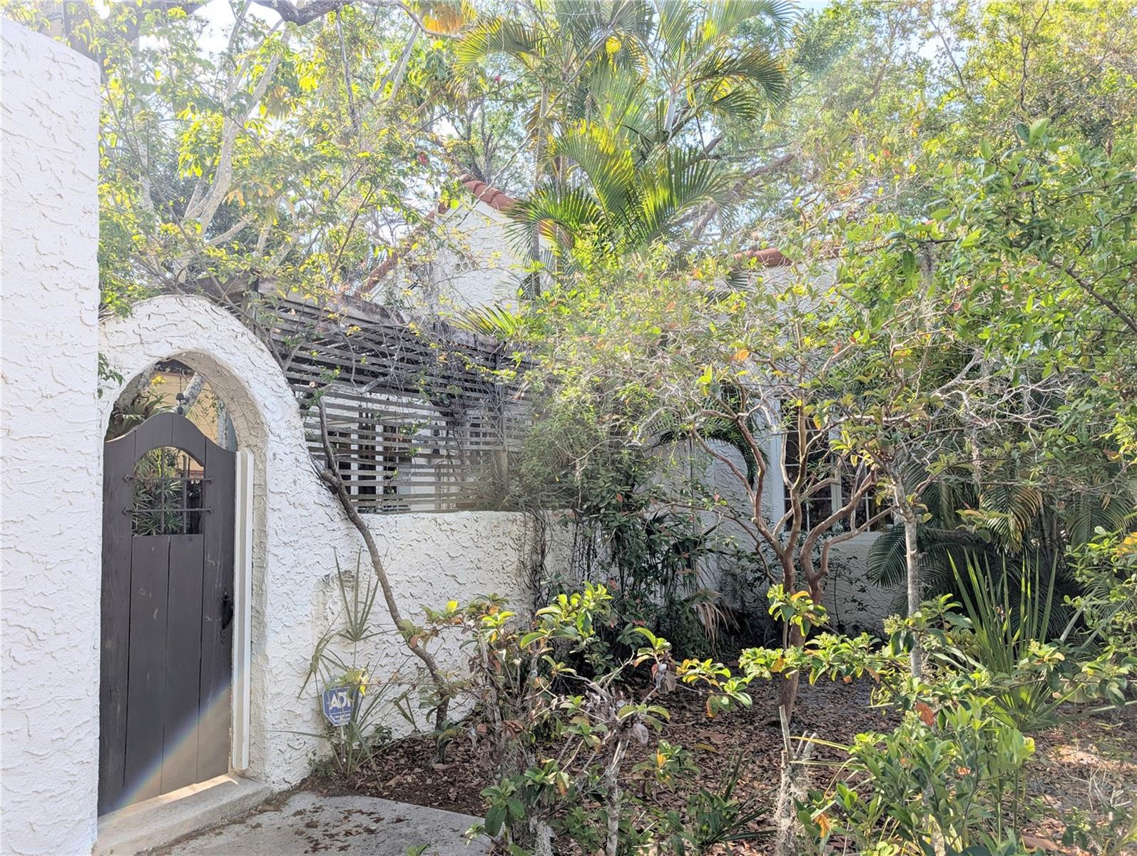 Image 2 of 19 For 1701 Siesta Drive