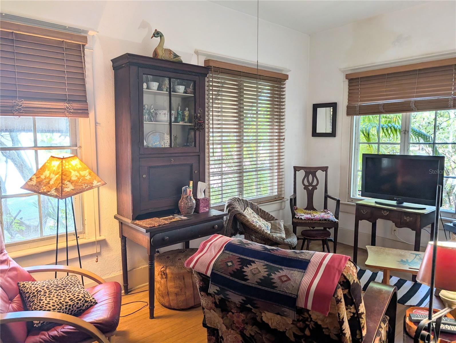 Image 5 of 19 For 1701 Siesta Drive