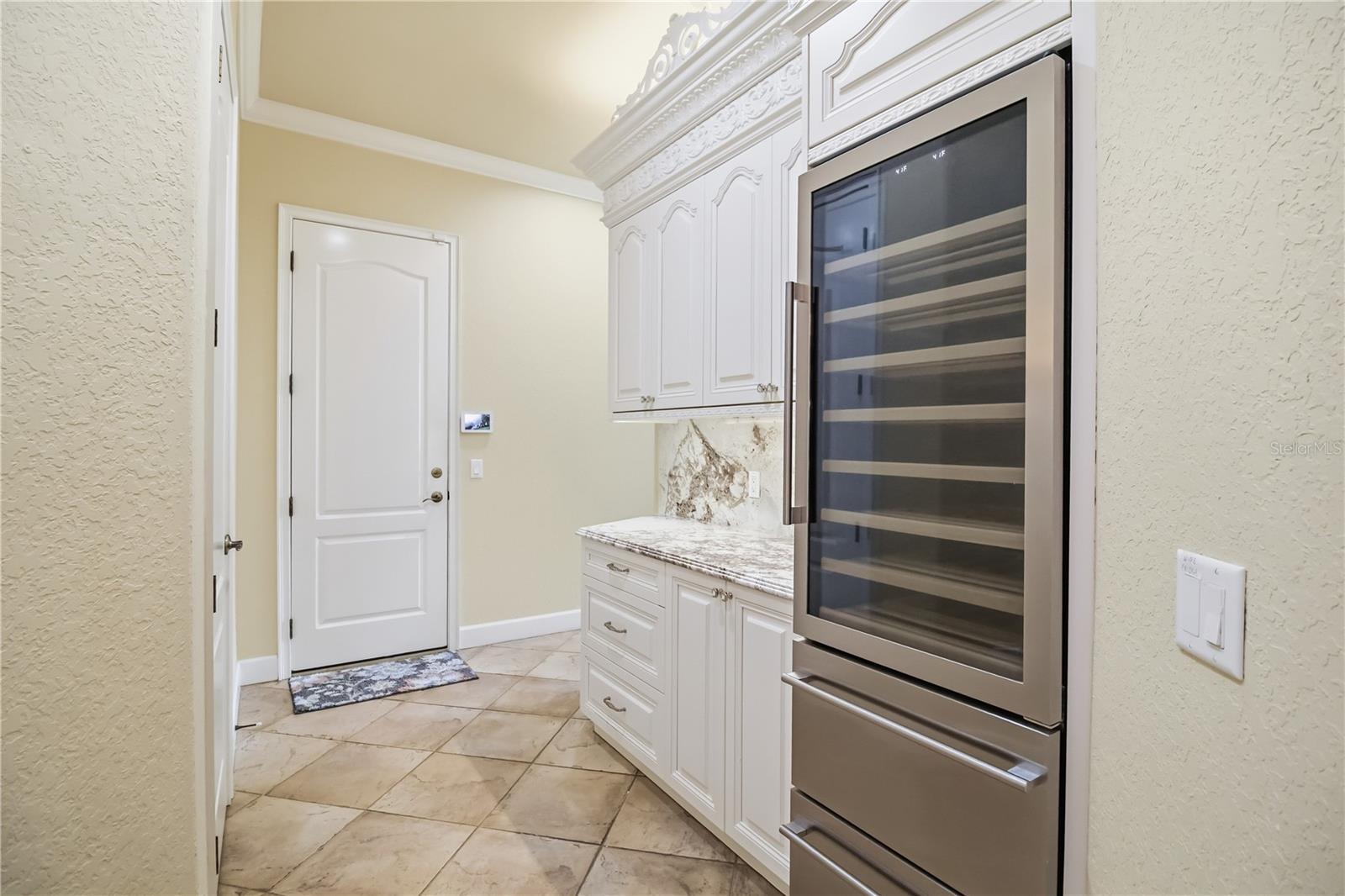 Listing photo id 16 for 10212 Discovery Terrace