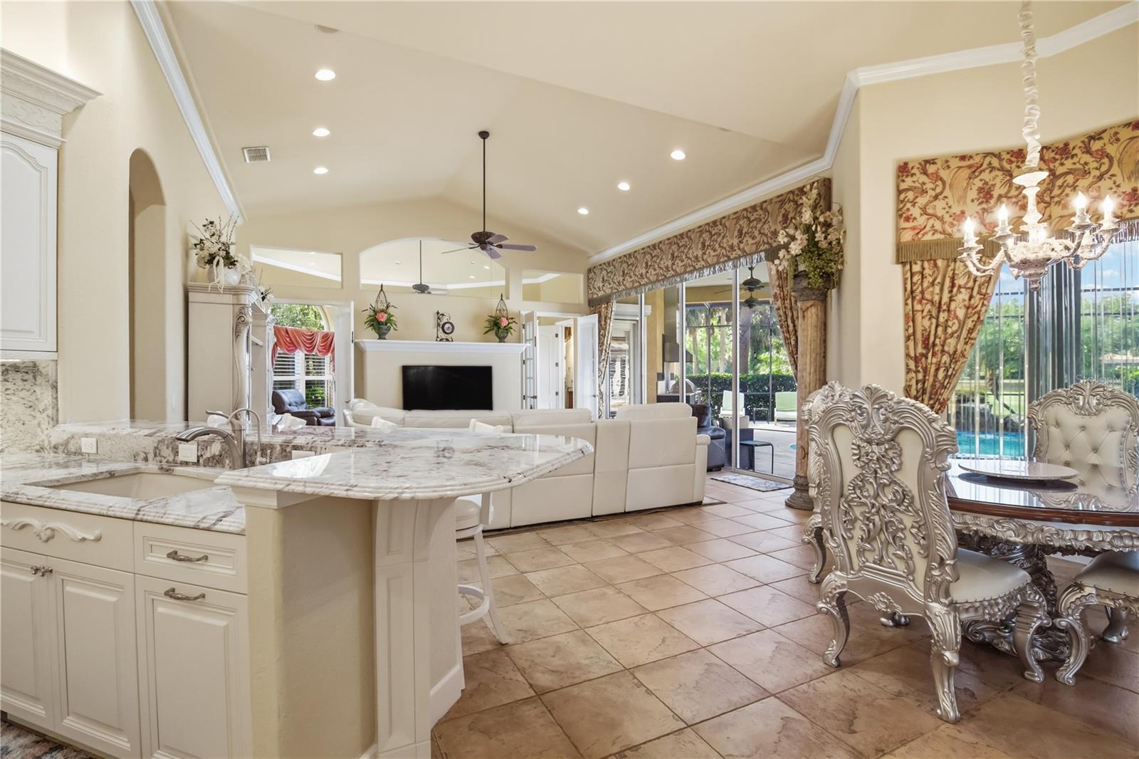 Listing photo id 19 for 10212 Discovery Terrace