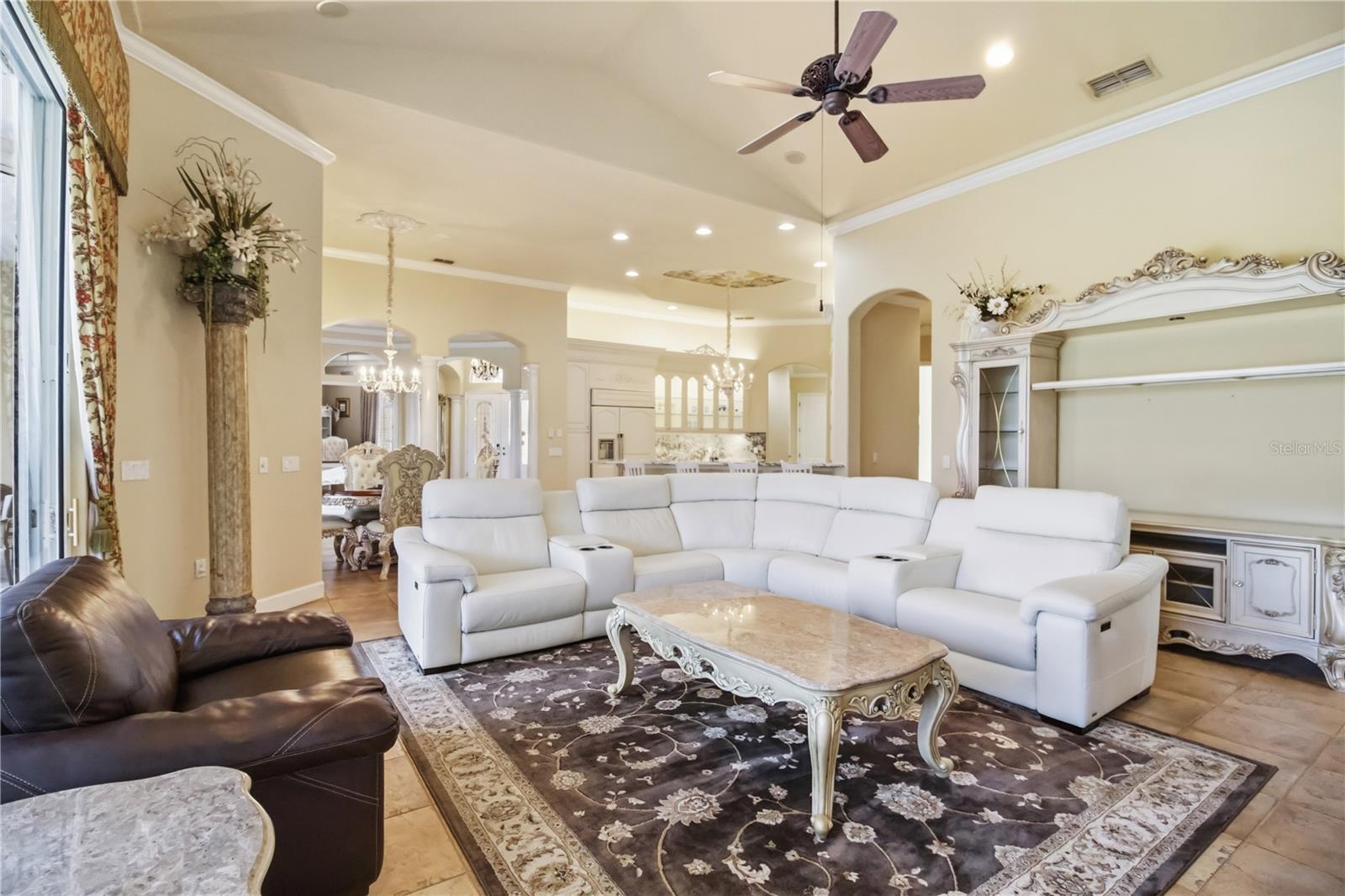 Listing photo id 23 for 10212 Discovery Terrace