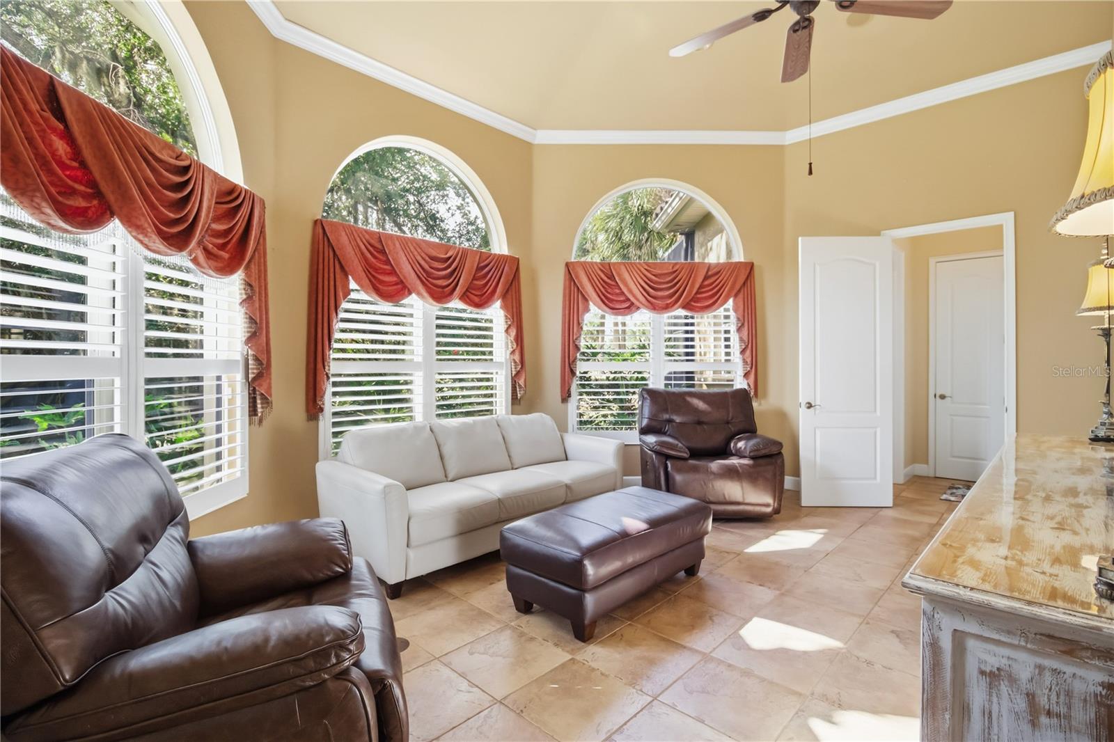 Listing photo id 26 for 10212 Discovery Terrace