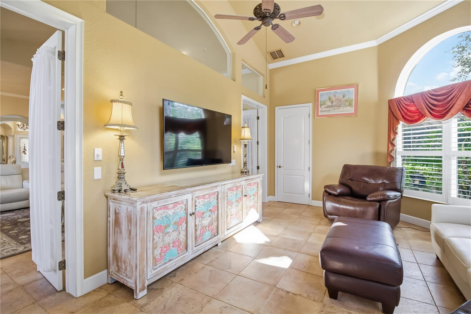 Listing photo id 27 for 10212 Discovery Terrace