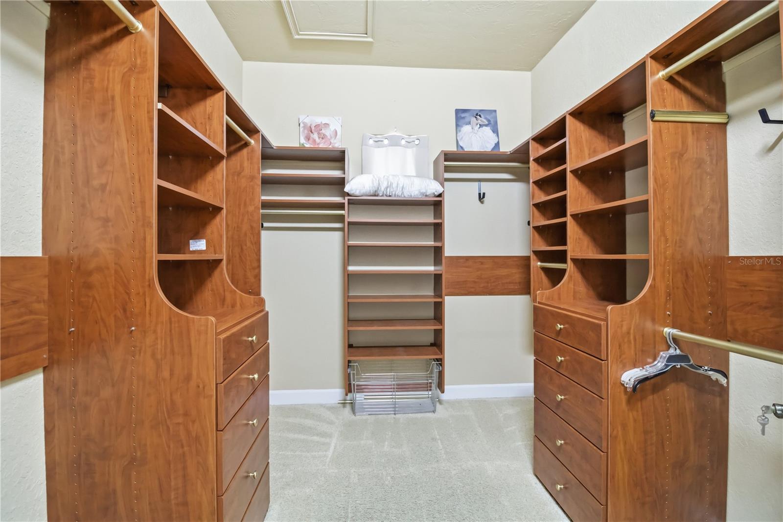 Listing photo id 34 for 10212 Discovery Terrace